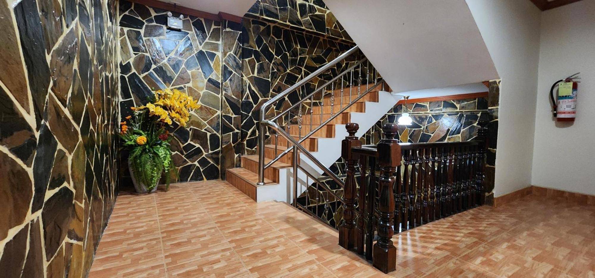Arya Suites Patong Beach Экстерьер фото